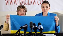 Gloria Allred, Veronika Didusenko