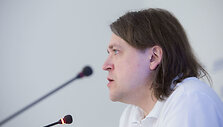 Kęstučio Kup&scaron;io spaudos konferencija apie vartotojų požiūrį į tar&scaron;ius automobilius.