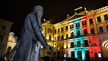 Vėliavos spalvomis &scaron;viečiantis Vilnius