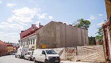 Nugriautas pėsčiųjų takas Vilniuje, pavadintas &bdquo;Jono Meko skersvėjo&ldquo; vardu