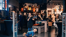 &bdquo;Superdry&ldquo; atidarymo akimirka