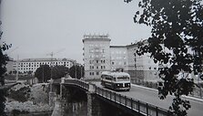 1-ojo mar&scaron;ruto troleibusas važiuoja Žvėryno tiltu 1958 m. Nuotr. L. Morozovo, LCVA