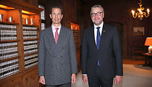 FotoLietuvos ambasadorius Austrijoje įteikė skiriamuosius ra&scaron;tus Lichten&scaron;teino Kunigaik&scaron;tystės princui