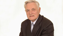 V.Adamkus