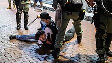 Honkonge policija susigrūmė su demokratijos &scaron;alininkais