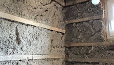 Seną namą renovuojantiems galvos skausmas &ndash; kuo geriausia užpildyti oro tarpus sienose?
