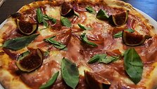 &bdquo;La pasta&ldquo; kasdienybė: 18 tonų miltų, tūkstančiai porcijų ir neblėstanti meilė makaronams