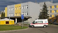 Koronavirusu sergančio paciento būklė &ndash; sunki, jis priklauso rizikos grupei. 