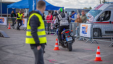 Motociklų slalomo akimirkos