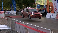 &bdquo;Samsonas Rally Roki&scaron;kis&ldquo; &scaron;uoliai per trampliną