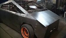 Rusijoje sukurtas &bdquo;Tesla Cybertruck&ldquo; automobilis