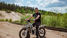 &bdquo;Auto Bild Lietuva&ldquo; išbandė bekelei skirtą elektrinį motorolerį