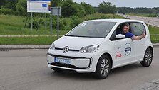 Elektromobilių lenktynių akimirkos