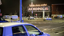 Sergančiųjų daugėja, prekybos centrai tu&scaron;tėja 