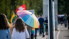 Vykstant Didžiajam &scaron;eimos gynimo mar&scaron;ui rinkosi ir rei&scaron;kiantieji palaikymą LGBT bendruomenei