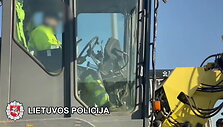 vairuotojai-vis-dar-naudojasi-mobiliojo-rysio-priemonemis-be-laisvu-ranku-irangos