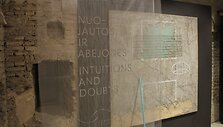 Parodos &bdquo;Nuojautos ir abejonės&ldquo; fragmentas. Dainiaus Trumpio kūrinys i&scaron; serijos &bdquo;Nuojautos&ldquo; / Contour Art Gallery nuotr.