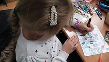 Moksleivių pie&scaron;ti kalėdiniai linkėjimai vairuotojams