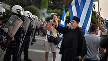 Protestas prie&scaron; privalomą sveikatos priežiūros darbuotojų skiepijamasi Atėnuos