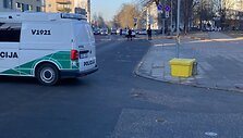 Prie J.Basanavičiaus gatvės rastas daiktas, pana&scaron;us į granatą