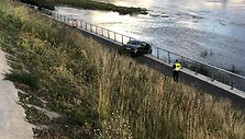 Nuo Nemuno vairuotoją i&scaron;gelbėjo atitvarai