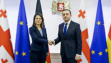 Annalena Baerbock ir Iraklis Gariba&scaron;vilis