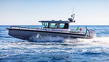Kateris &bdquo;Axopar 28 Cabin&ldquo;. Gamintojo nuotrauka