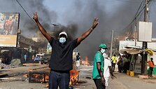 ZOHRA BENSEMRA / REUTERS