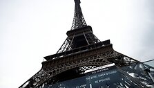 SARAH MEYSSONNIER / REUTERS