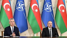 NATO vadovas Jensas Stoltenbergas ir Azerbaidžano prezidentas Ilhamas Alijevas