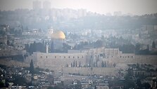 Iranas paleido raketas į Izraelį