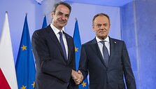 Mitsotakis susitinka su Donald Tusk Var&scaron;uvoje 2024-04-12. / Attila Husejnow / ZUMAPRESS.com
