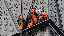 Lenkijos alpinistas sulaikytas Buenos Airėse. / LUIS ROBAYO / AFP