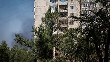 Per Rusijos i&scaron;puolius Rytų Ukrainoje žuvusiųjų skaičius i&scaron;augo iki 7 / Alina Smutko / REUTERS