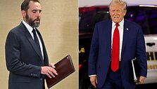 Prokurorai pateikė peržiūrėtą Trumpo kaltinimą rinkimų byloje. / MANDEL NGAN JEFF KOWALSKY / AFP