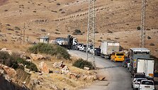 Izraelio pagalbos tarnyba: Vakarų Kranto sienos perėjoje nu&scaron;auti 3 žmonės / JAAFAR ASHTIYEH / AFP