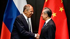 Kinijos vyriausiasis diplomatas Wang Yi &scaron;ią savaitę lankysis Rusijoje / TANG CHHIN SOTHY / AFP