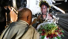 Papas Pranci&scaron;kus aplanko Papua Naująją Gvinėją. / Vatican Media / via REUTERS