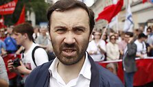 Ilya Ponomaryov dalyvauja Maskvos vyriausybės proteste. / Maxim Shemetov / REUTERS