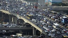 Per avariją ant centrinės Kinijos tilto žuvo &scaron;e&scaron;i žmonės / Jason Lee / REUTERS