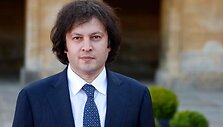 Sakartvelo premjeras: dėl sankcijų Tbilisis gali peržiūrėti ry&scaron;ius su JAV / LUDOVIC MARIN / AFP
