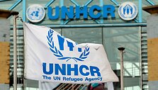 Vėliava fotografuota prie&scaron;ais UNHCR būstinę Ženevoje. / DENIS BALIBOUSE / REUTERS