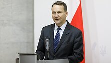 Lenkija dėl buvusios vyriausybės vizų skandalo griežtina vizų i&scaron;davimo taisykles / Kirill Chubotin / ZUMAPRESS.com
