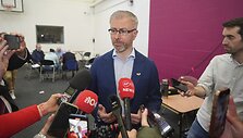 R. O'Malley / Niall Carson / AP