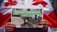 Protestuotoja Sakartvele piktinasi smurtu prie&scaron; žurnalistus / Vuk Valcic / ZUMAPRESS.com