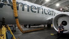 &bdquo;American Airlines&ldquo; / CARLO ALLEGRI / REUTERS