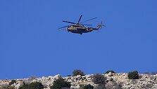 Izraelio sraigtasparnis vykdo patrulį Golano Auk&scaron;tumose / Matias Delacroix / AP