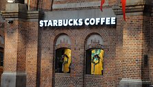 &bdquo;Starbucks&ldquo; kavinė / IMAGO/Francis Joseph Dean / IMAGO/Dean Pictures
