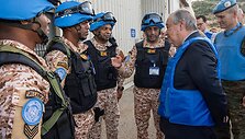 Antonio Guterresas ir JT kariai / PASCUAL GORRIZ / AFP
