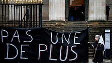 Žiaurus moters nužudymas Prancūzijoje i&scaron;provokavo protestus / CHRISTOPHE ARCHAMBAULT / AFP